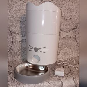 Catit PIXI Smart Feeder